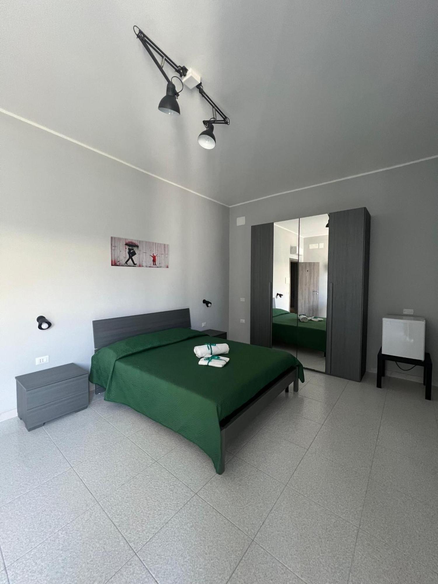 Settetrequattro Rooms Сиракуза Екстериор снимка